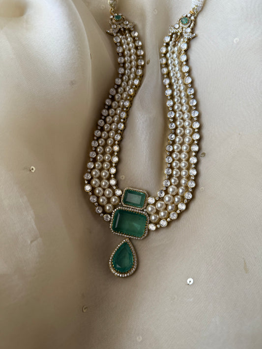 Linara Necklace