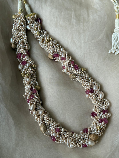 Kavya Necklace