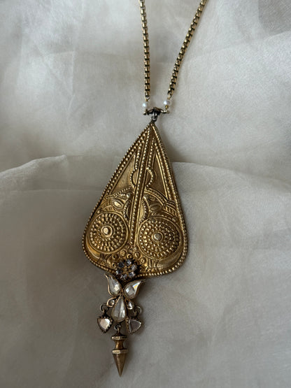 Vivanya Pendant
