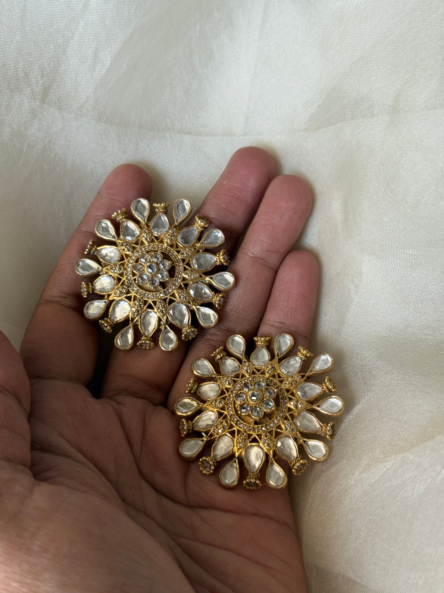 Nazia Studs