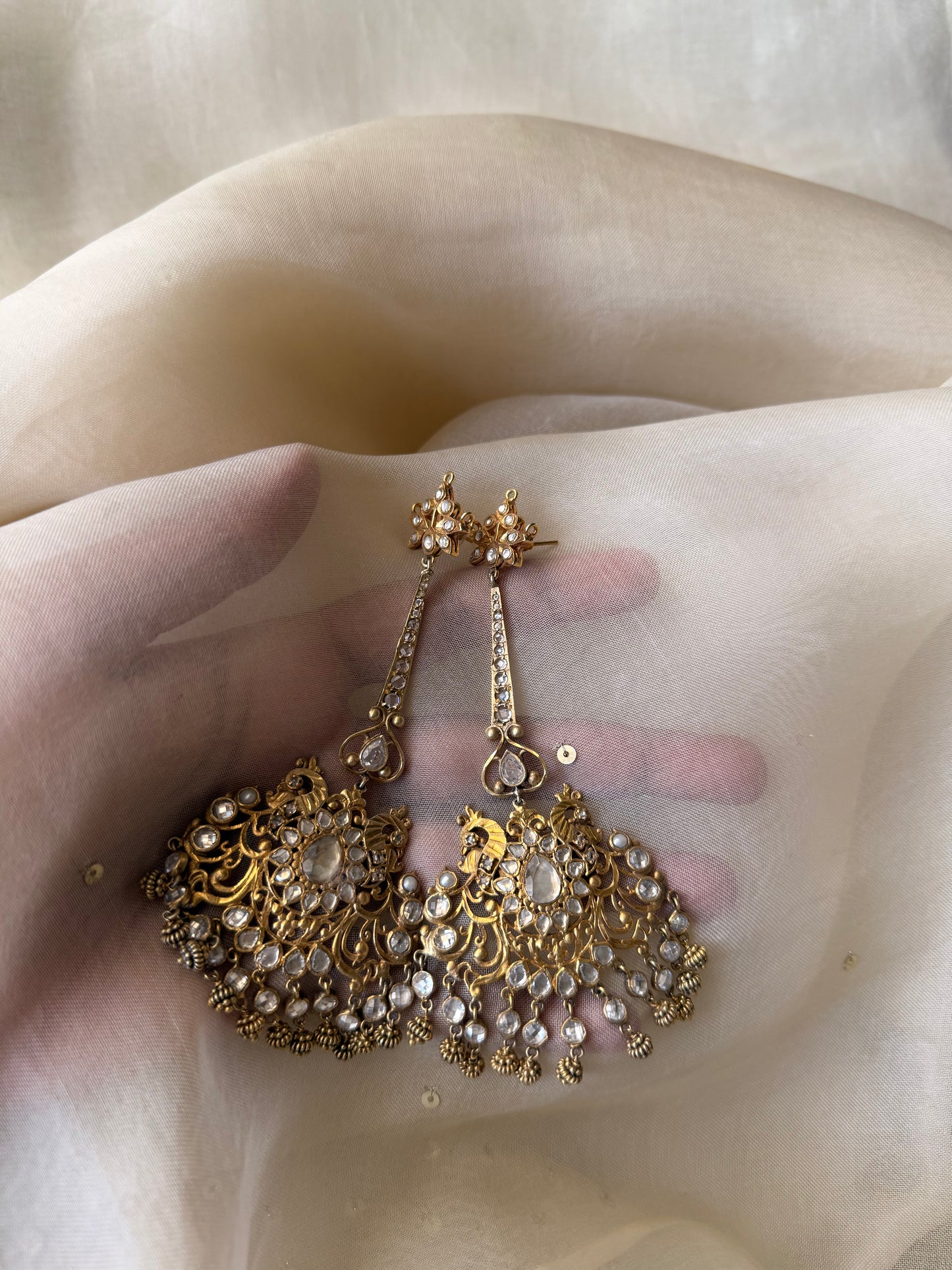 Pari Earrings