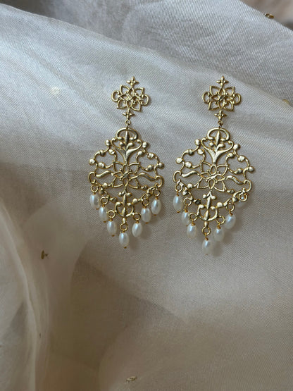 Razin drop earrings