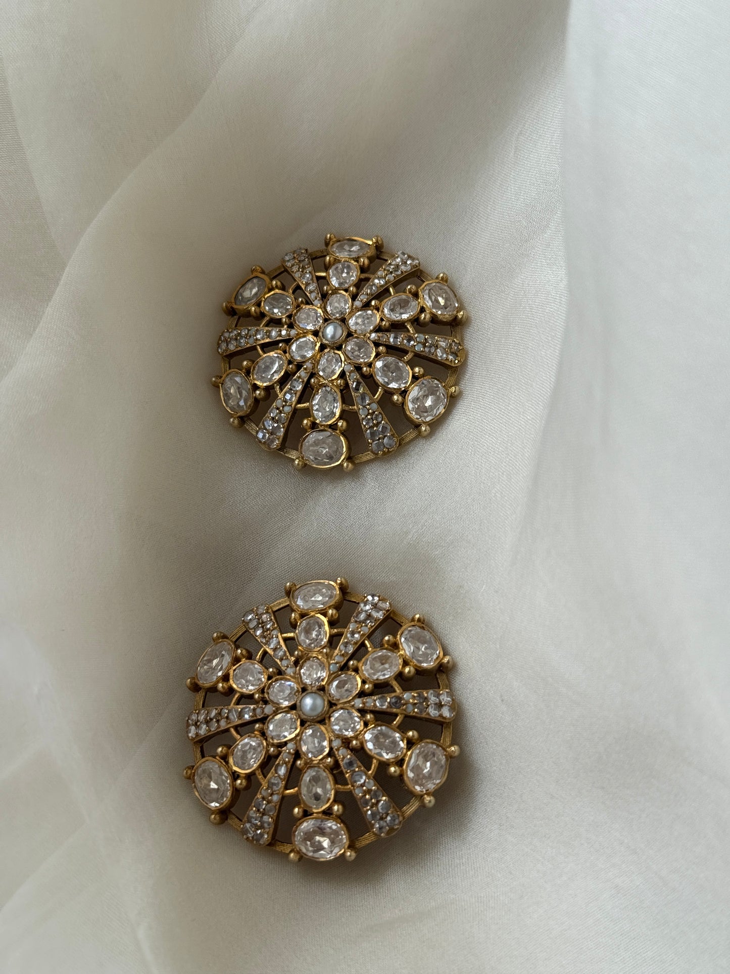 Zahara Studs