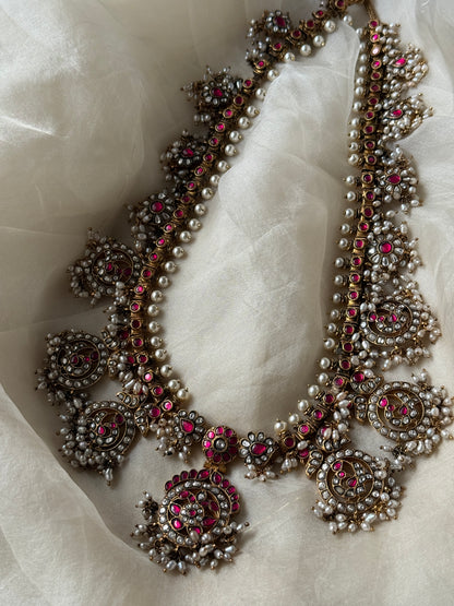 Namrata Guttapusalu Necklace
