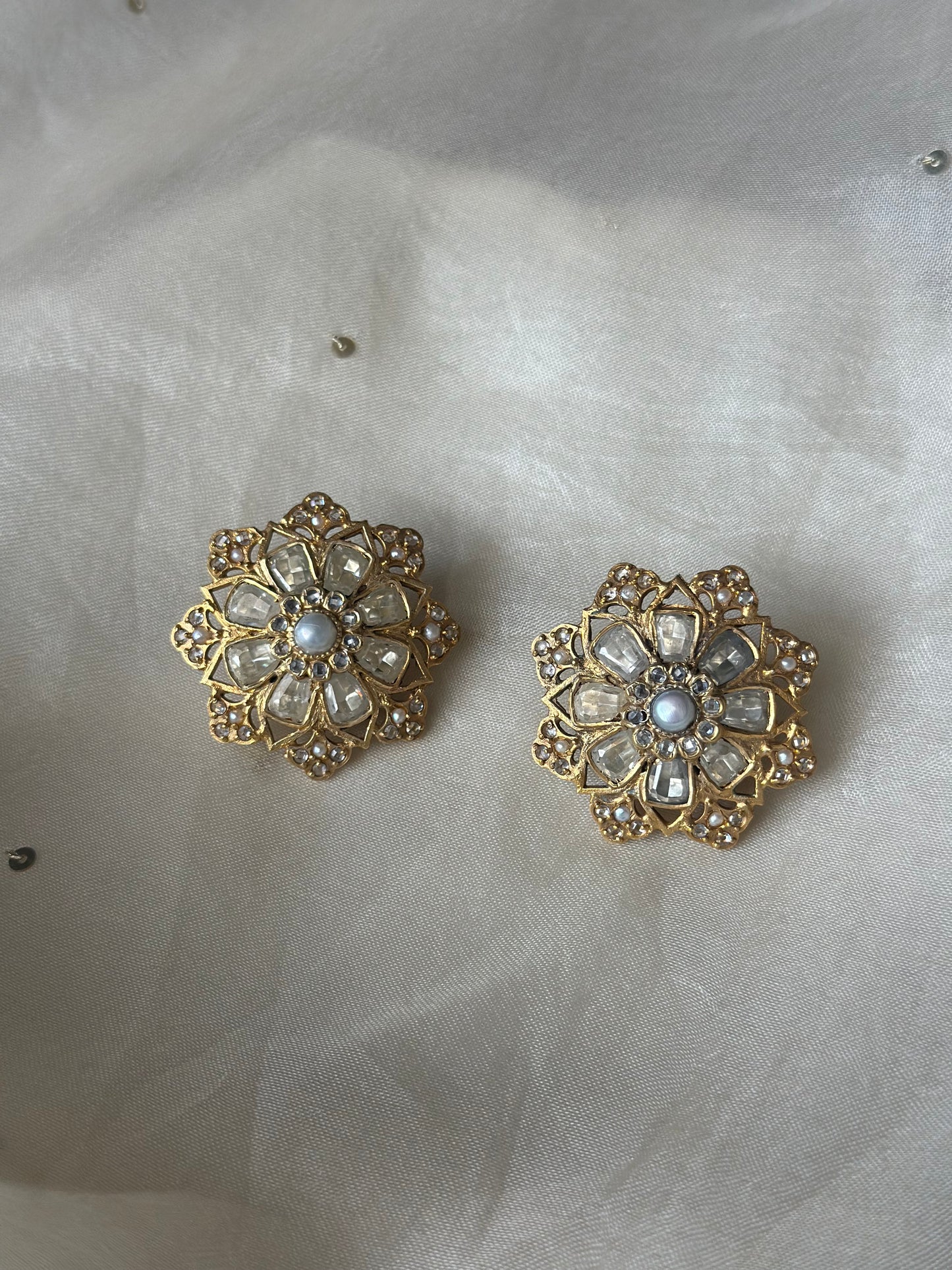 Lisa Studs