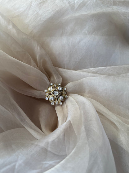 Zenia ring