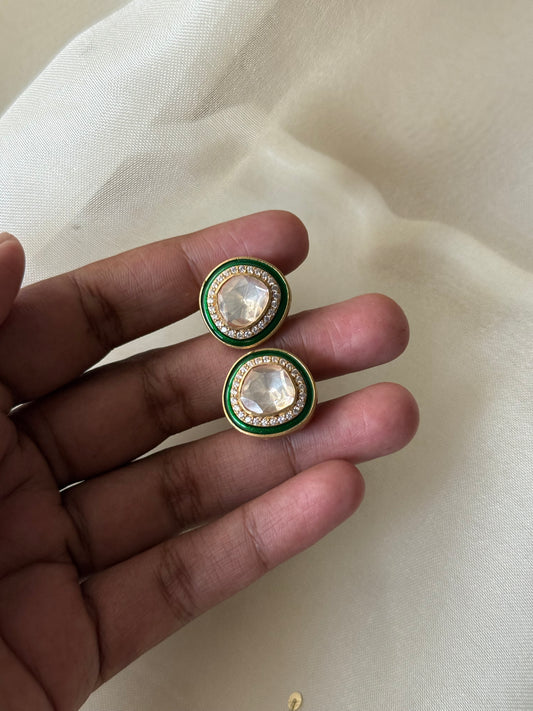 Naomi Studs