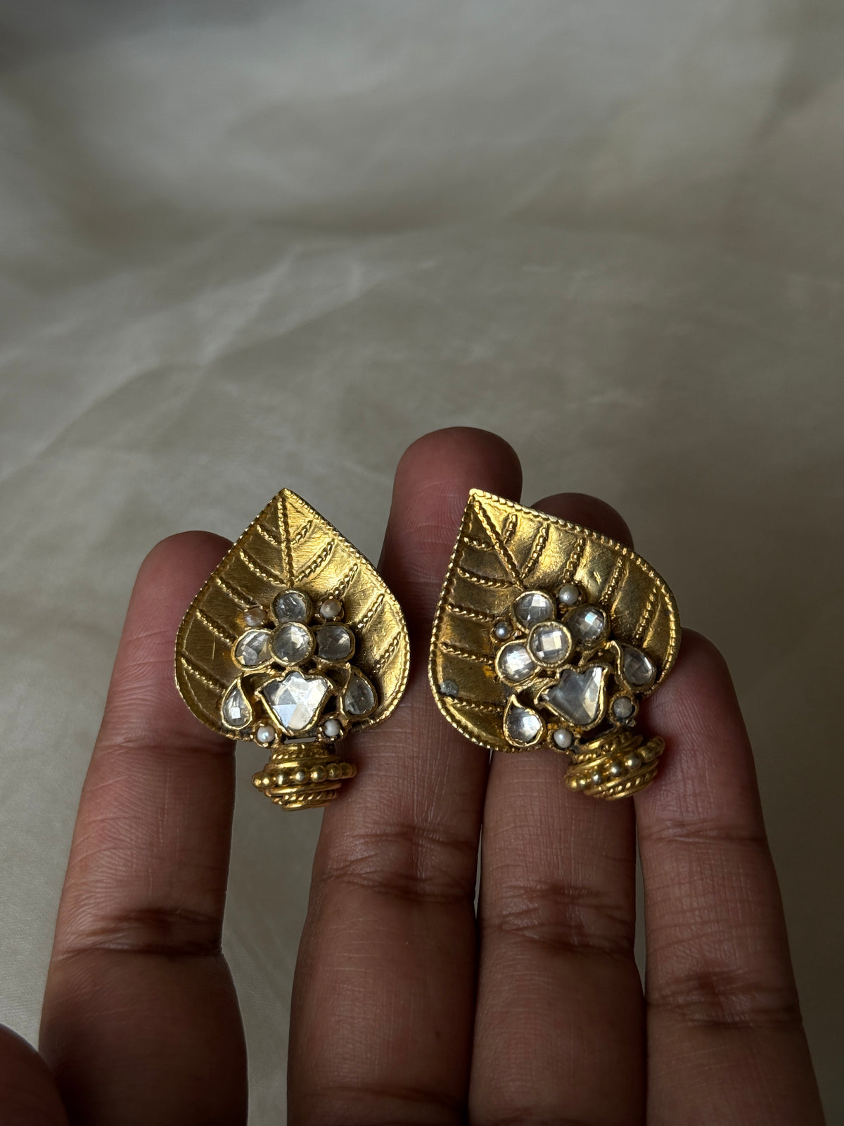 Saira Studs