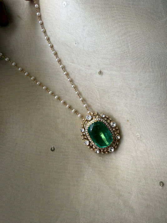 Eina Pendant