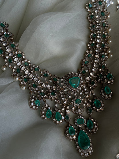 Inara Necklace Set