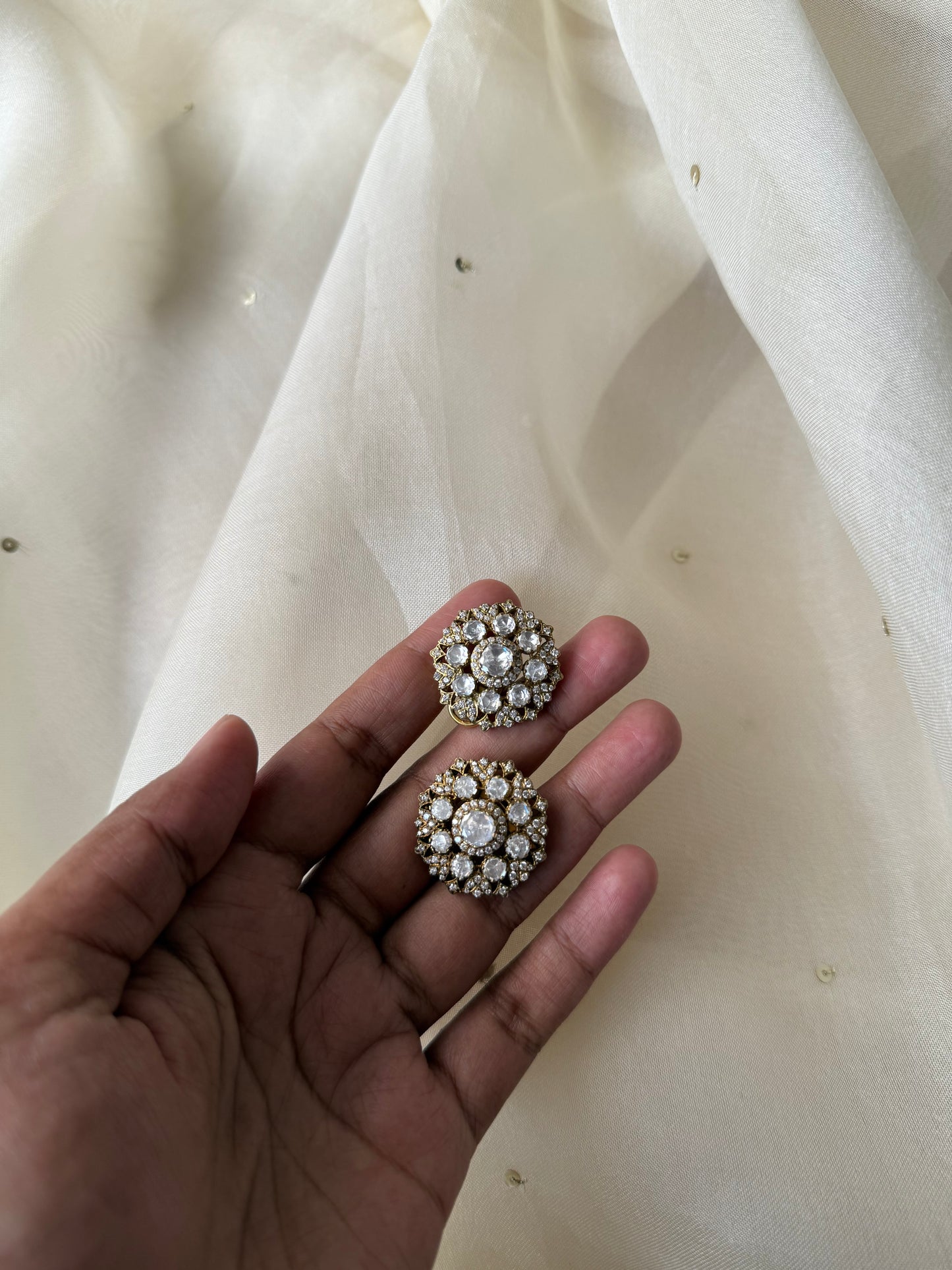 Nina Studs