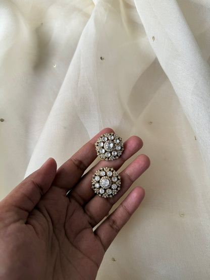 Nina Studs