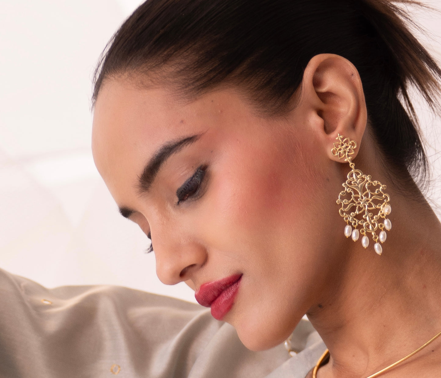 Razin drop earrings