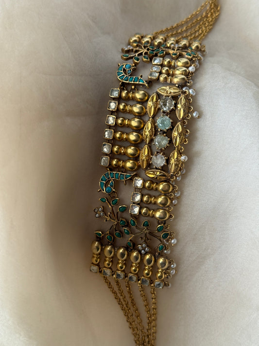 Shahana Choker