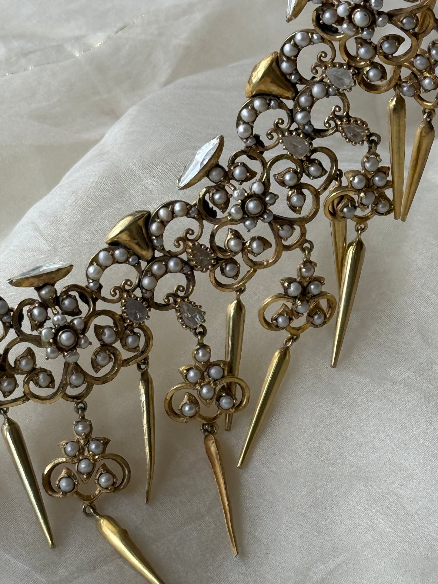 Nika Necklace Set (Includes Earrings)