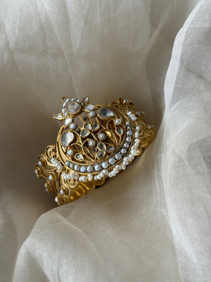 Hina Cuff