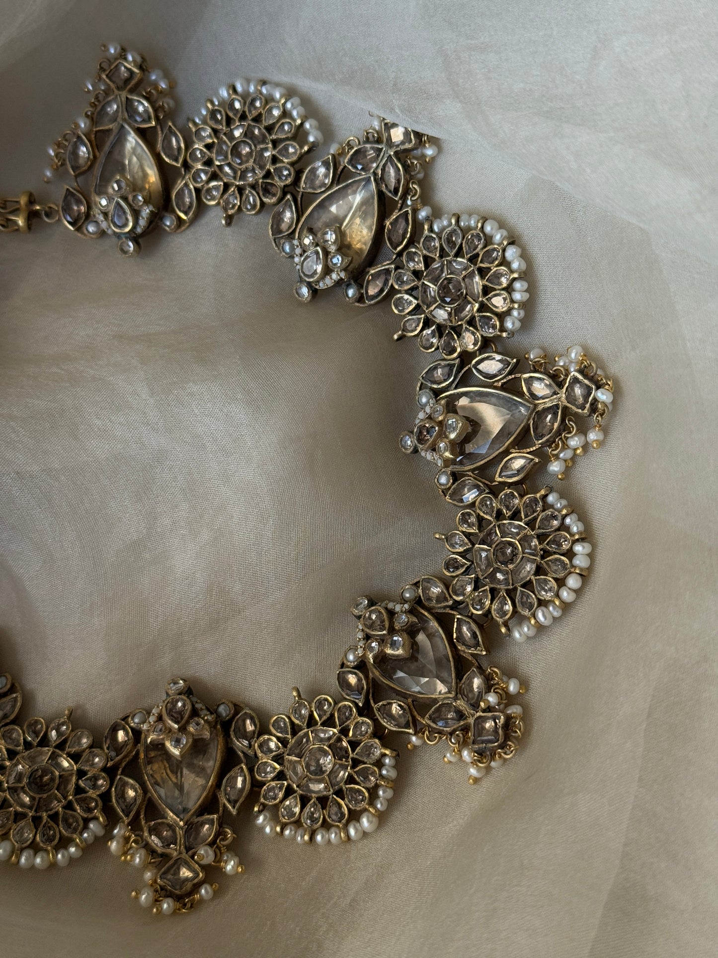 Anida Necklace Set