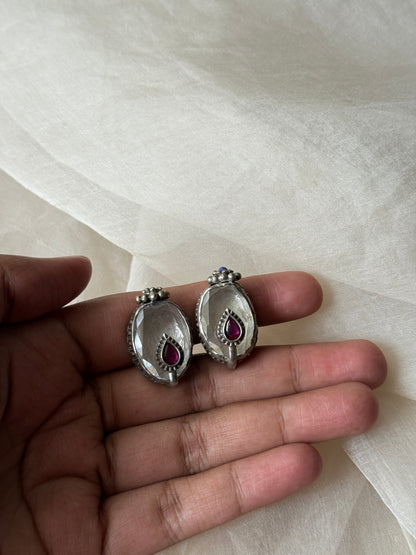 Kia Studs