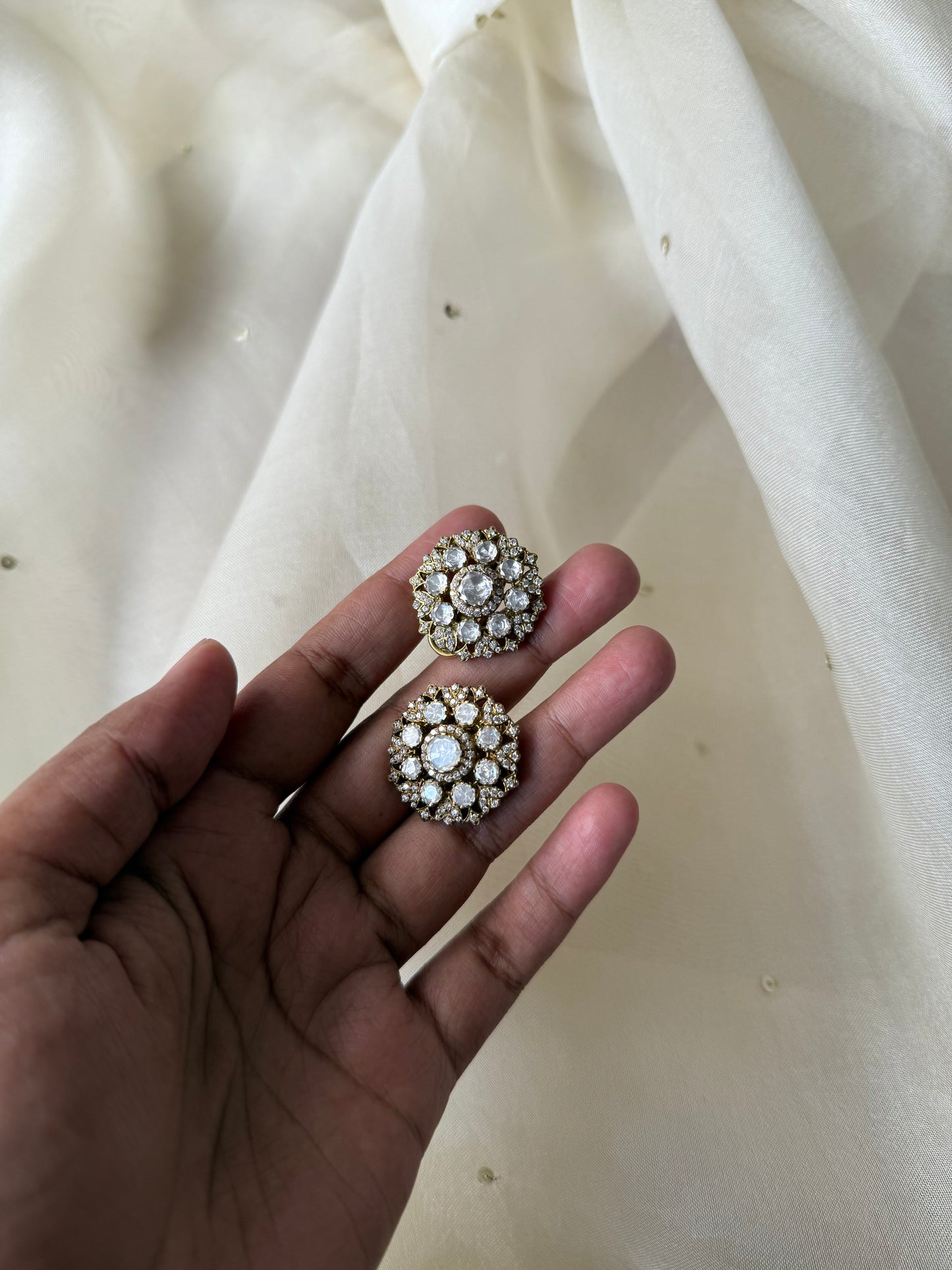 Nina Studs