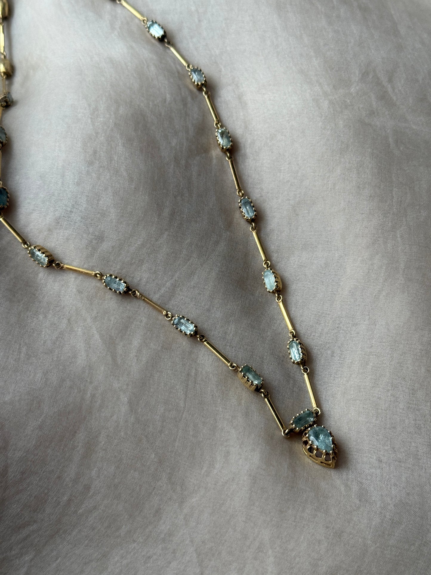 Nua Necklace