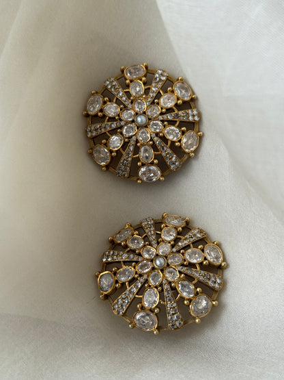 Zahara Studs