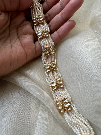 Diya Choker