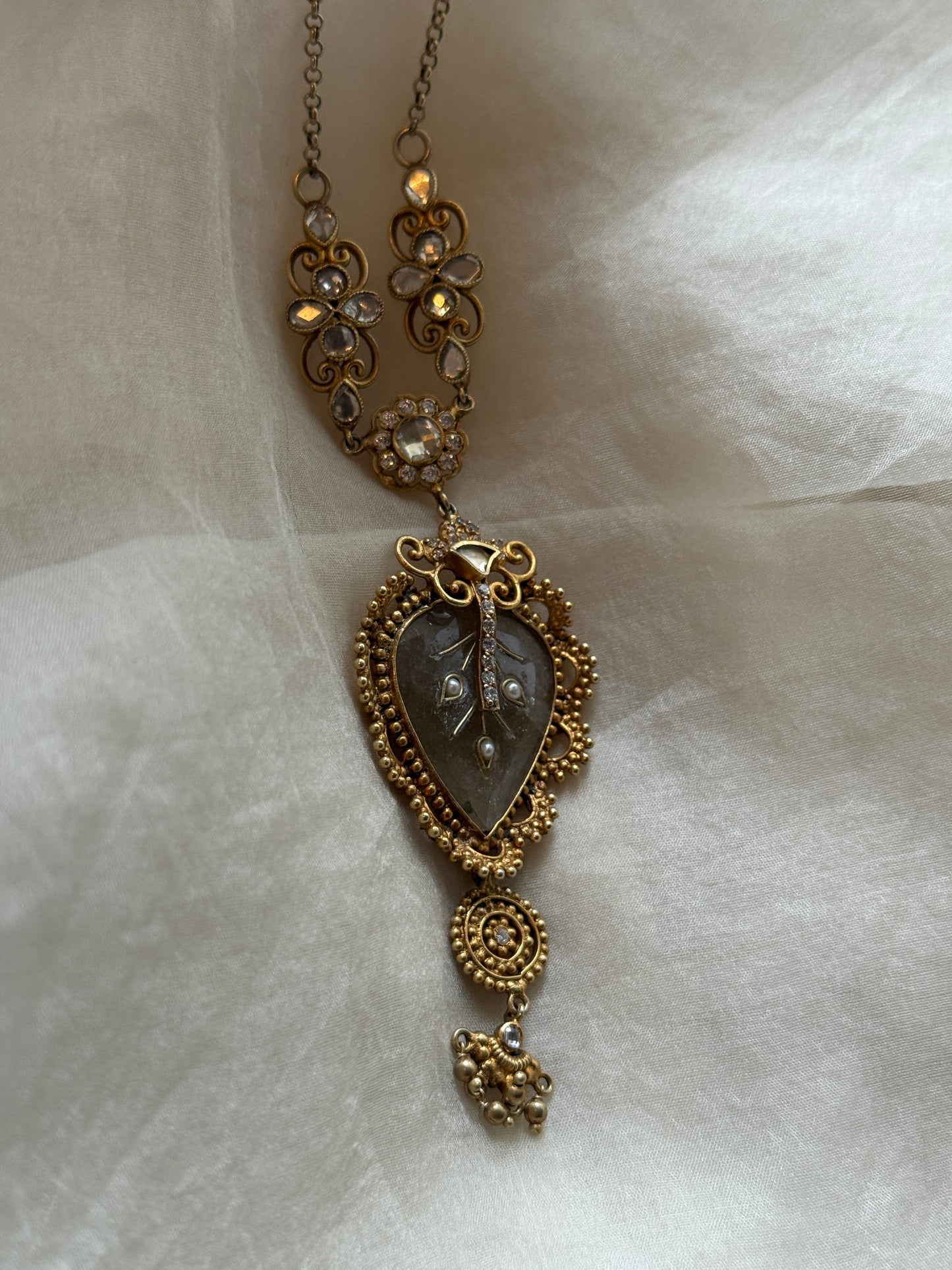Amaira Pendant