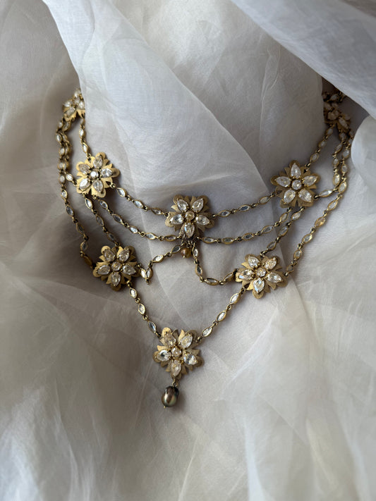 Neve Necklace