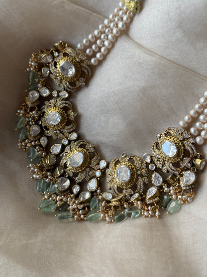 Raina Choker