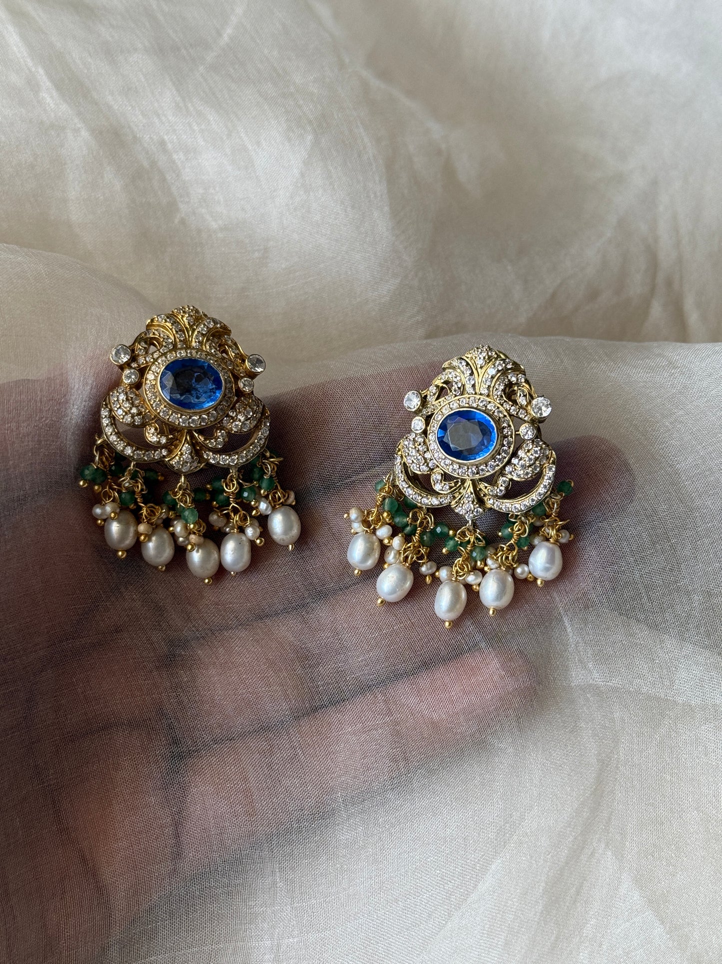 Nuria Studs
