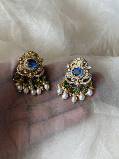 Nuria Studs