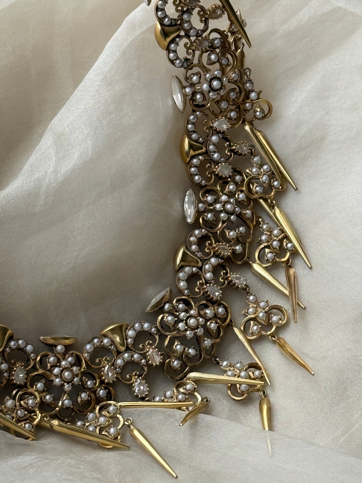 Nika Necklace Set (Includes Earrings)