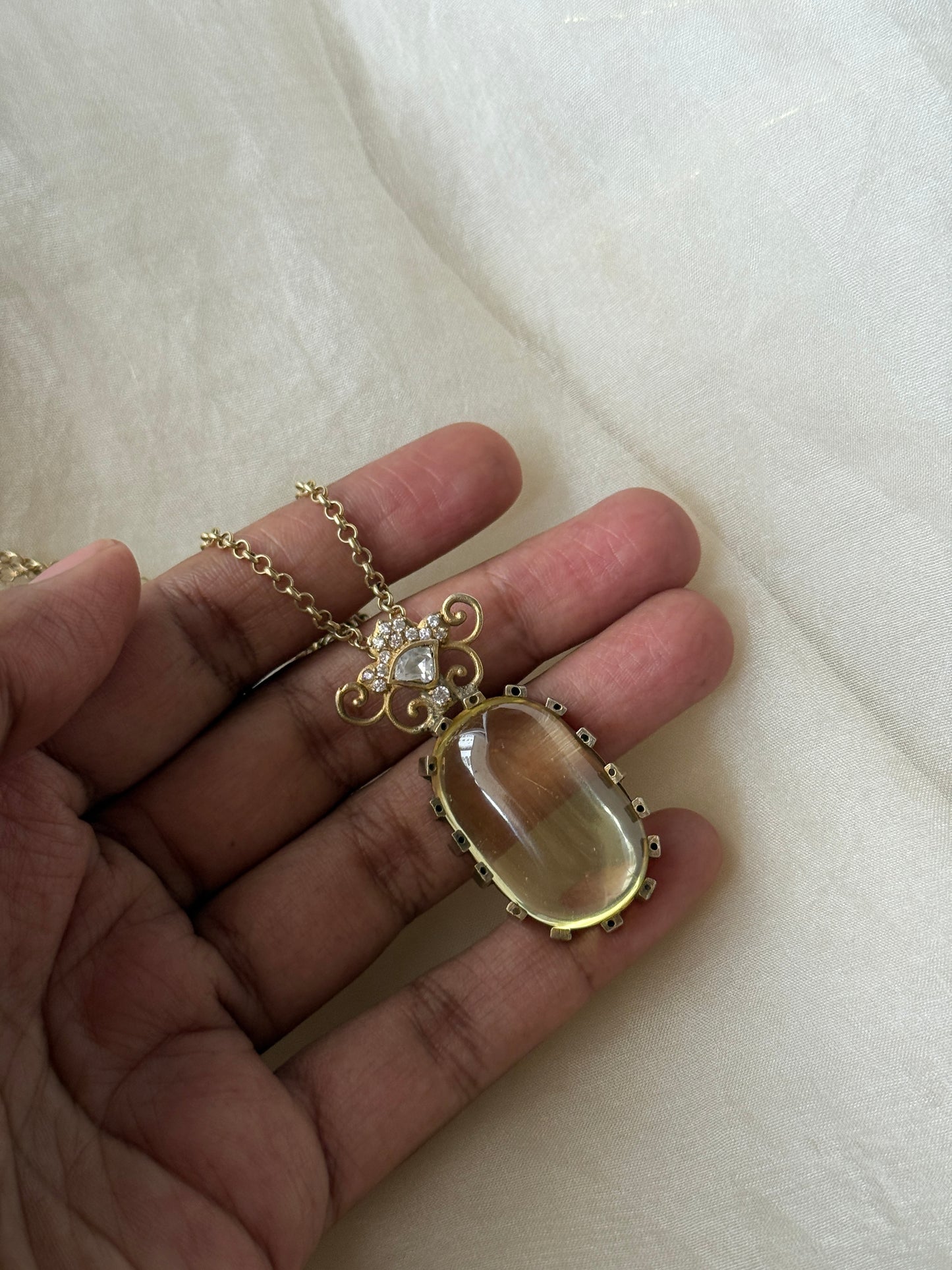 Siyana Pendant
