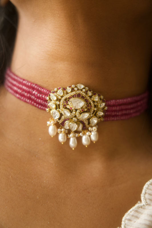 Iqra Choker