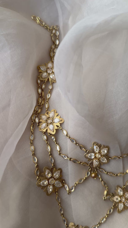 Neve Necklace