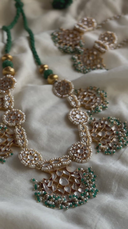 Vanya Necklace Set