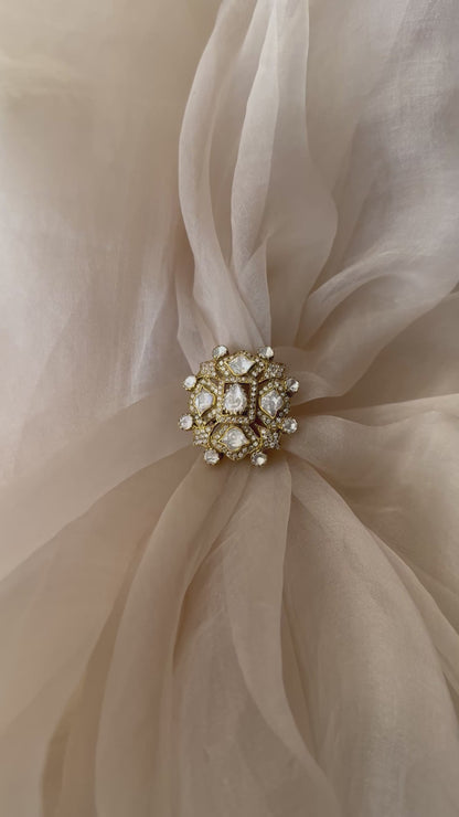 Zenia ring
