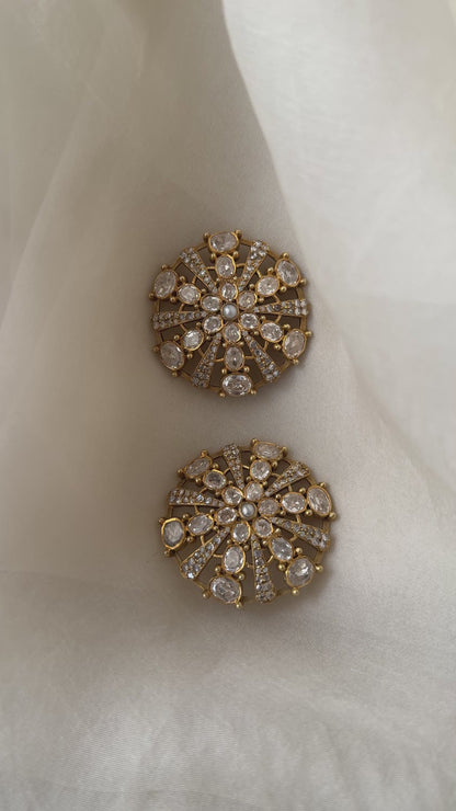 Zahara Studs