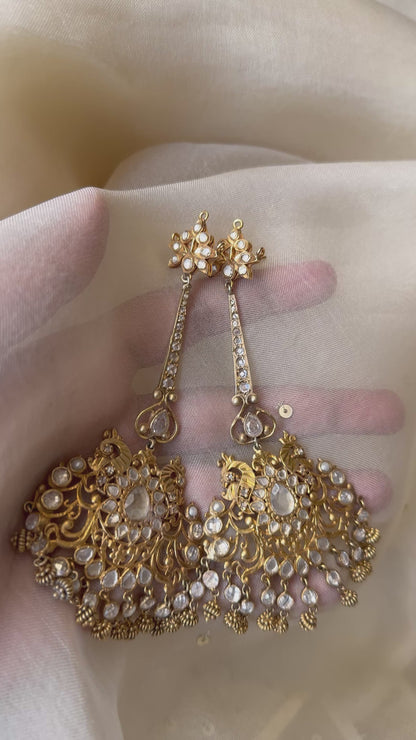 Pari Earrings