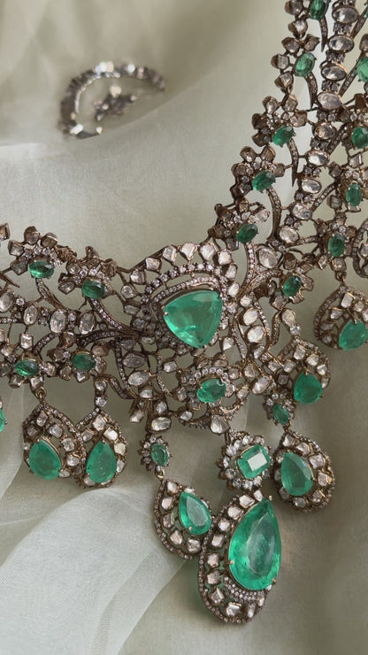 Inara Necklace Set