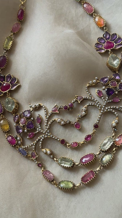 Niha Necklace