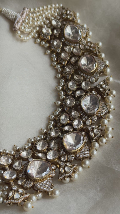 Ishani Necklace Set (Includes Earrings)
